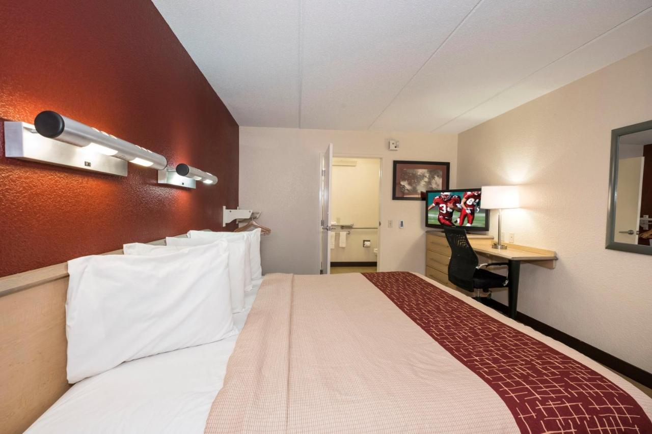 Red Roof Inn Cincinnati Northeast - Blue Ash Exterior foto